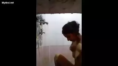 sexy bhabhi bathing mms