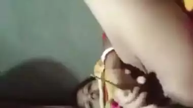 Unsatisfied Desi Boudi Masturbating with Big Brinjal