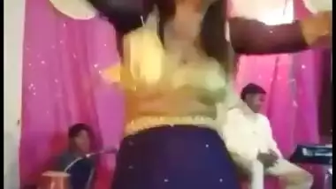 Oops moment with arkestra dancing girl indian sex video