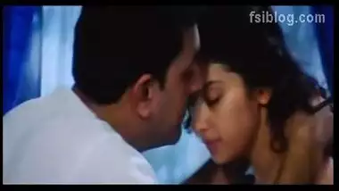 Manisha Hot Kiss Scene – FSIBlog.com