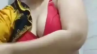 Big navel bhabi shwo her sexy body on cam