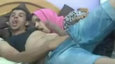 Pakistani Home Sex Video Of Mature Wife With Husband’s Friend