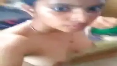 Cute desi babe nude show