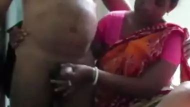 Desi Maid Giving Handjob