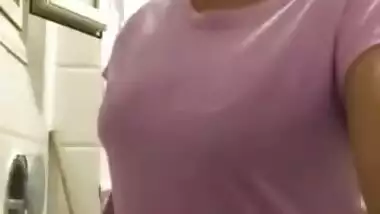 Desi bhabi sexy boobs