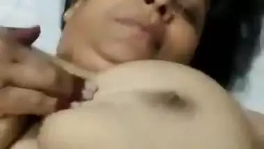 Desi Bhabhi Play with her Boobs