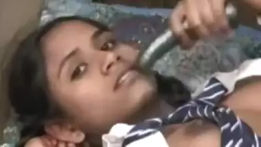 INDIAN SCHOOL GIRLS TRIES ANAL WITH MOMM DILDO