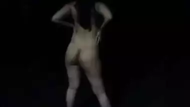 Hot Indian Babe Priya Nude Outdoor Show-1