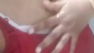 Desi girl showing her boobs...