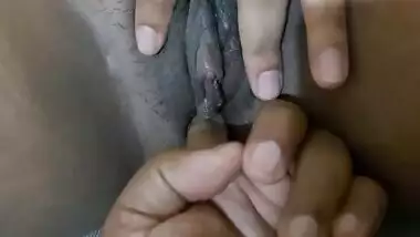 Indian girl fingering - Tamil girl fingering