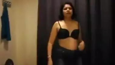 Desi Aunty - Big Ass With Her Manager On A Business Tour