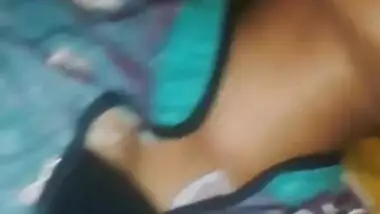 Desi closing eyes and accepting porn video