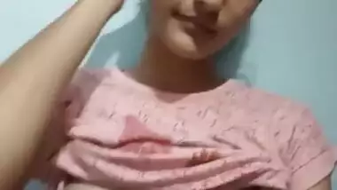 Desi cutie showing tits