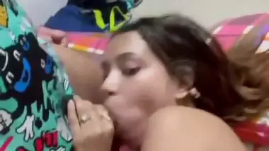 Guy enjoys his slut GF’s Indian blowjob