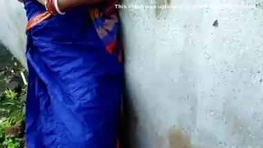 Desi Indian Bhabhi Public Outdoor Big Boobs Show Compilation With Huge Boobs