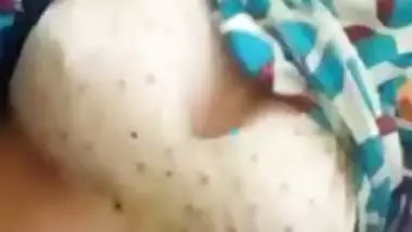 Cute Paki Girl Showing Her Boobs On VC