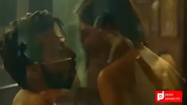 Desi Bhabhi Ro Rhi Hut Dete Hue Jabki Uska Pati Dekh