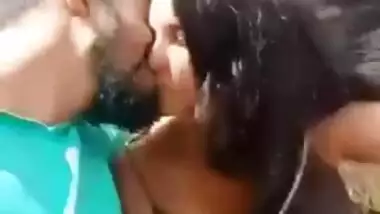 Cute Desi gal sex with her bf in the outdoor