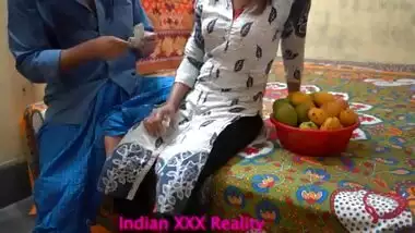 Indian best ever mango selling girl fuck by mango buyer in clear hindi voice