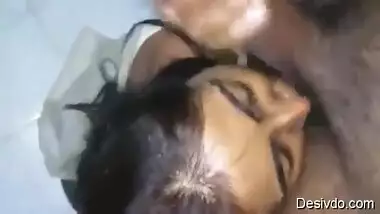 desi girl sitting and sucking lover dick