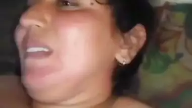Desi lady takes a huge dick and moans in Punjabi porn