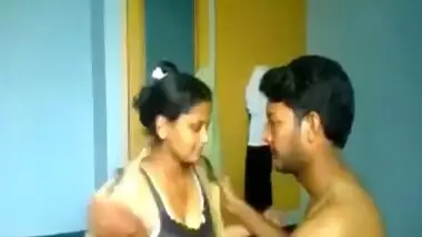 Nanbanin Amma Udan Kallakathal Sex Videos - Sucking boobs of hot bihari sister indian sex video
