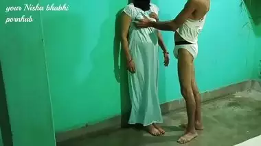 Sexy Muslim bhabhi fisting