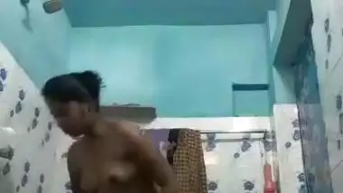 Desi bhbai bath video