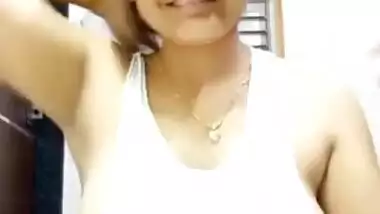 Sexy Desi Girl Showing Her Big Boobs