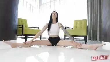 HOT YOGA GIRL MARLEY BRINX HAS HARD ANAL SEX AFTER HER WORKOUT