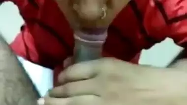 Mallu sex video of a young bhabhi giving an amazing blowjob