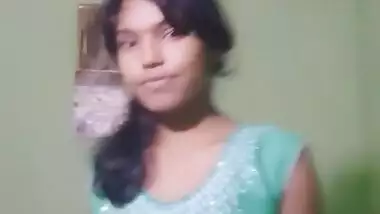 Desi teen girl nude show