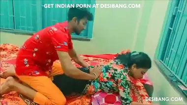 Giving aunty a nice massage before fuck at...