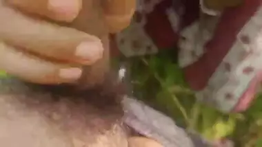 A bhabhi sucks her devar’s dick in a desi blue film video