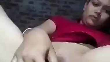 Unsatisfied Bangla Bhabi Masturbating With Cucumber