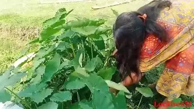 Bengali village whore pleases her Desi man with outdoor XXX fucking