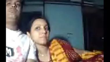 Village bhabhi shows bushy pussy & nice boobs