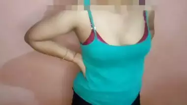 Indian stepmom doing hot yoga with get hard fucked with Hindi clear audio