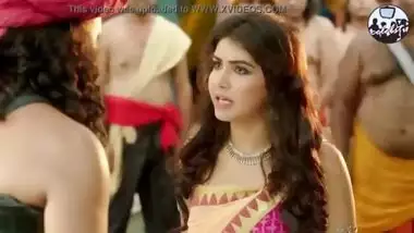 Huge deep navel of indian babe