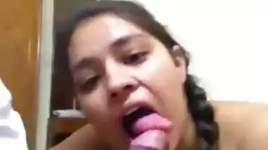 Desi girl sucking lover cock