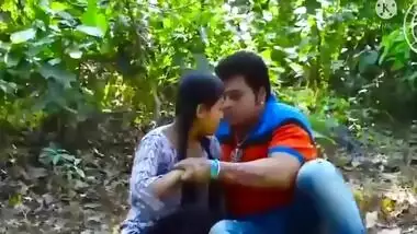 Bhaiya Ne Sasuraal Jaakar Apanee Choti Sali Ko Khet Me Choda