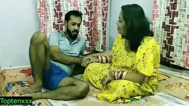 Hot Mother - Desi Horny Bhabhi Suddenly Caught My Penis!!! Jobordosti Sex