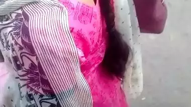 Tamil married girl boobs cleavage in busstop