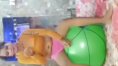 Today Exclusive- Bhojpuri Wife Boobs And Pussy Video Record By Hubby