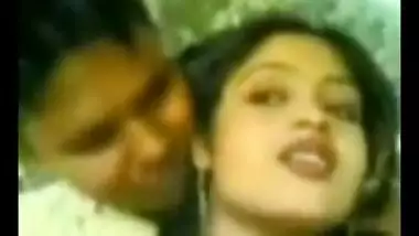 desi beauty porn episode with his lover having joy in the park
