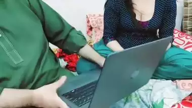 Pakistani XXX Computer Mechanic Seduced By Young Girl And Drinking Her Boobs Milk And Fucking Her Ass Hole