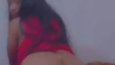 Sexy Desi Hot Girl Showing Her Sexy Ass Part 5