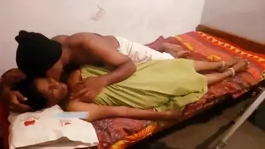 Tamil village couple porn video goes live