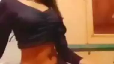 Bangladeshi Sexy Girl Showing