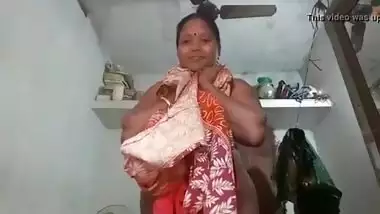 Indian MOTHER I'D LIKE TO FUCK aunty selfie movie scene